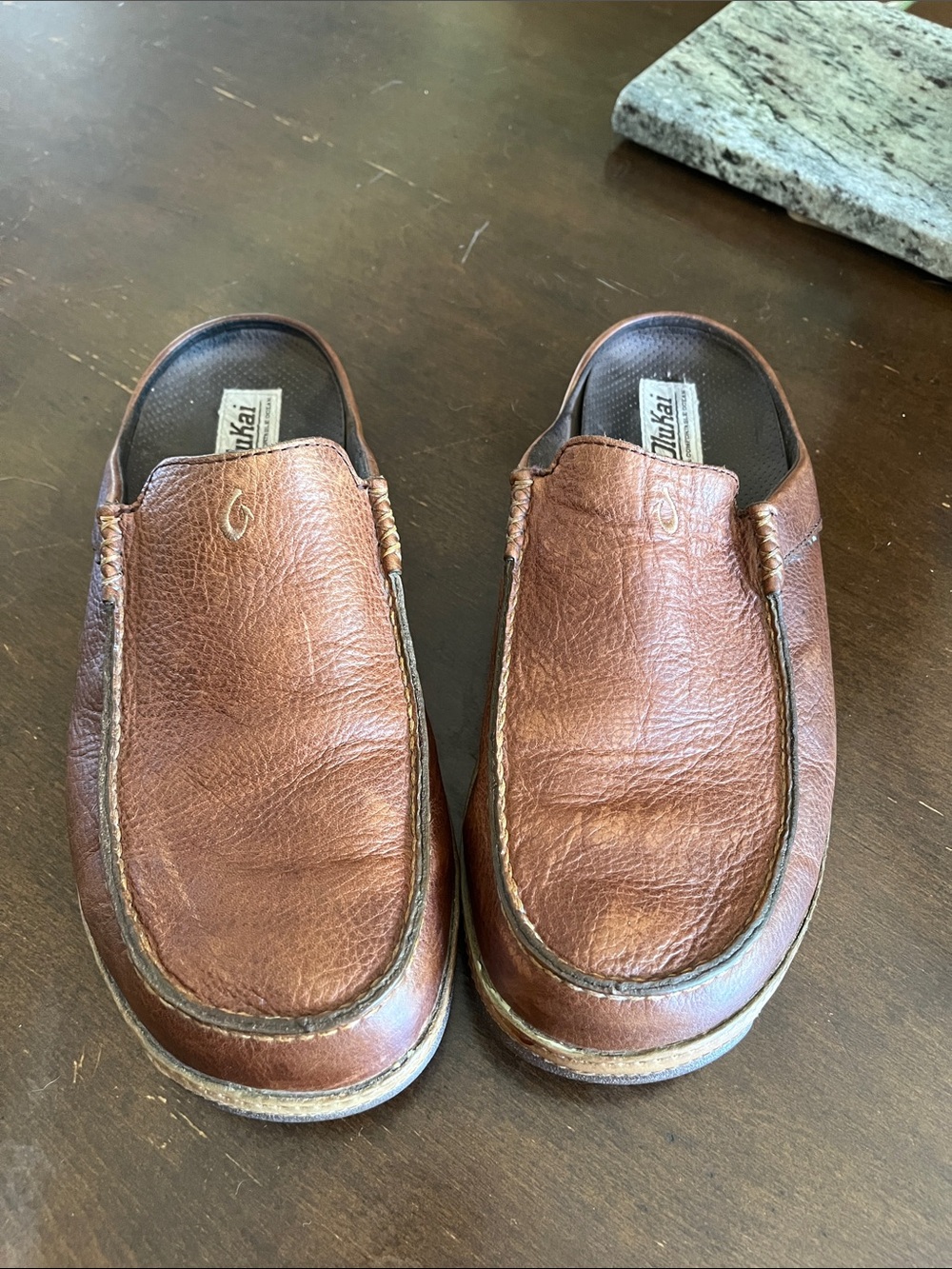OluKai Men's Chestnut Brown Leather Slip-On Loafers